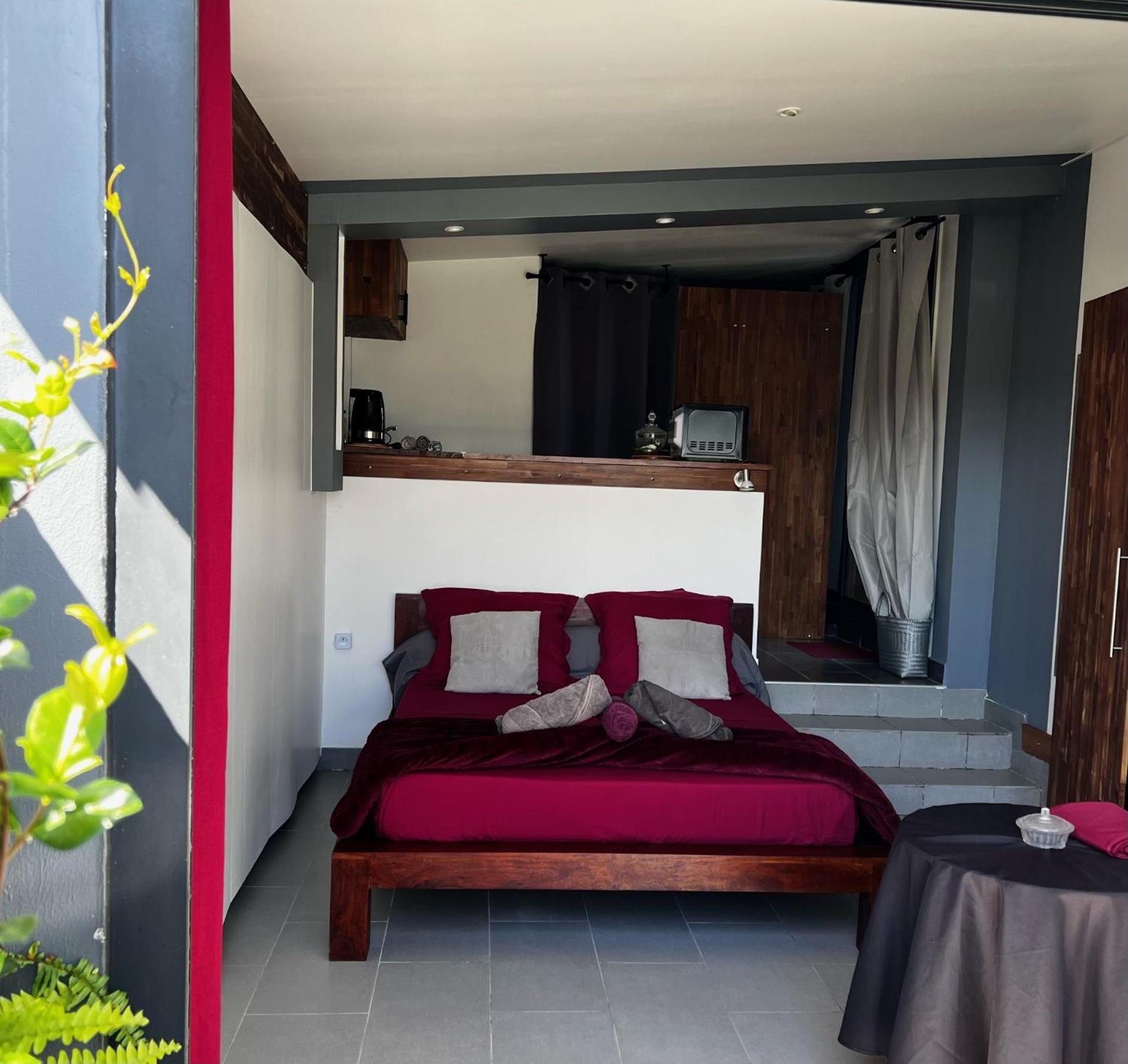 Studio Cosy Kazadalo, Deux Rives - Sainte-Suzanne المظهر الخارجي الصورة